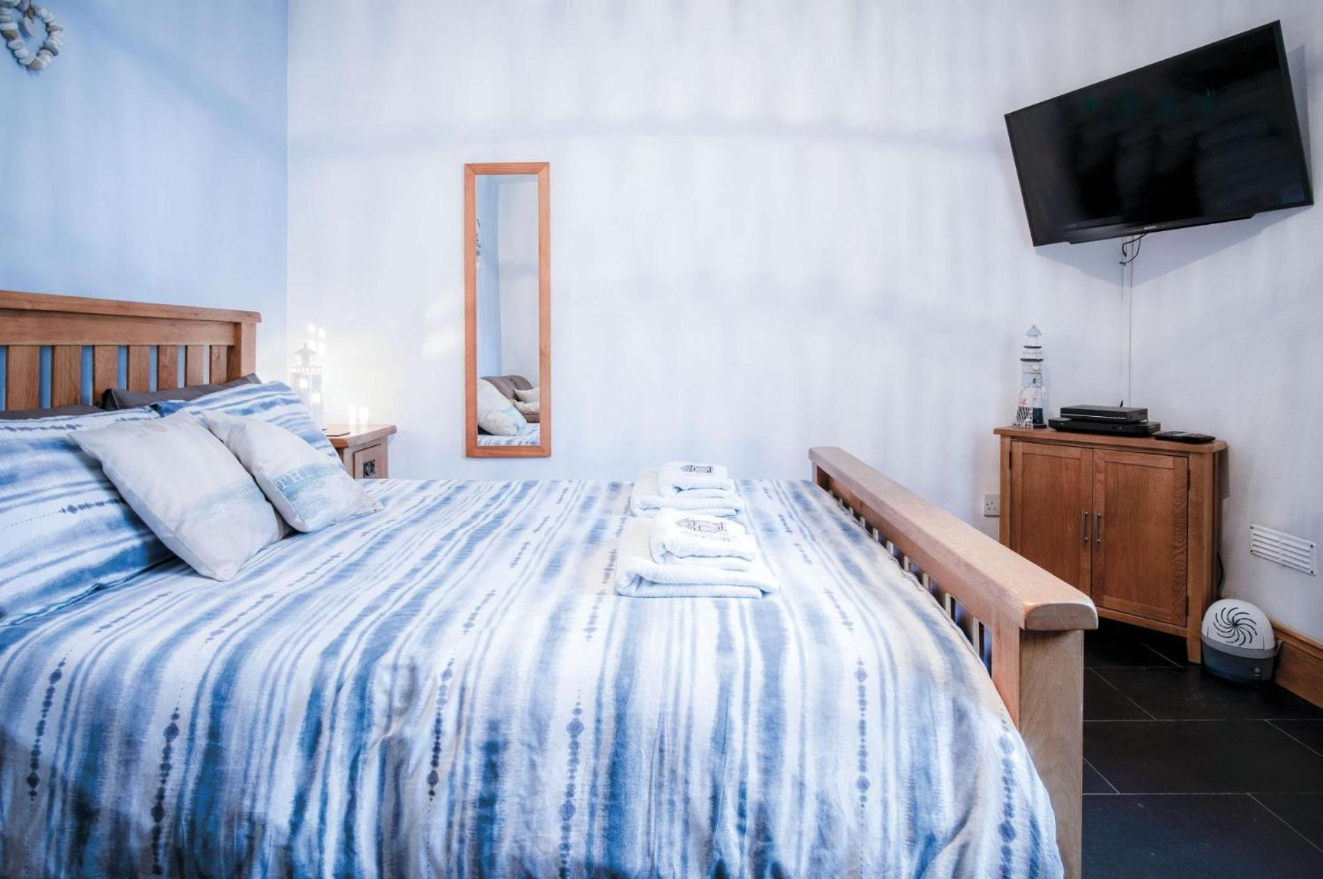 Primrose - 1 Bedroom Cottage - Llanteg Crunwear Εξωτερικό φωτογραφία